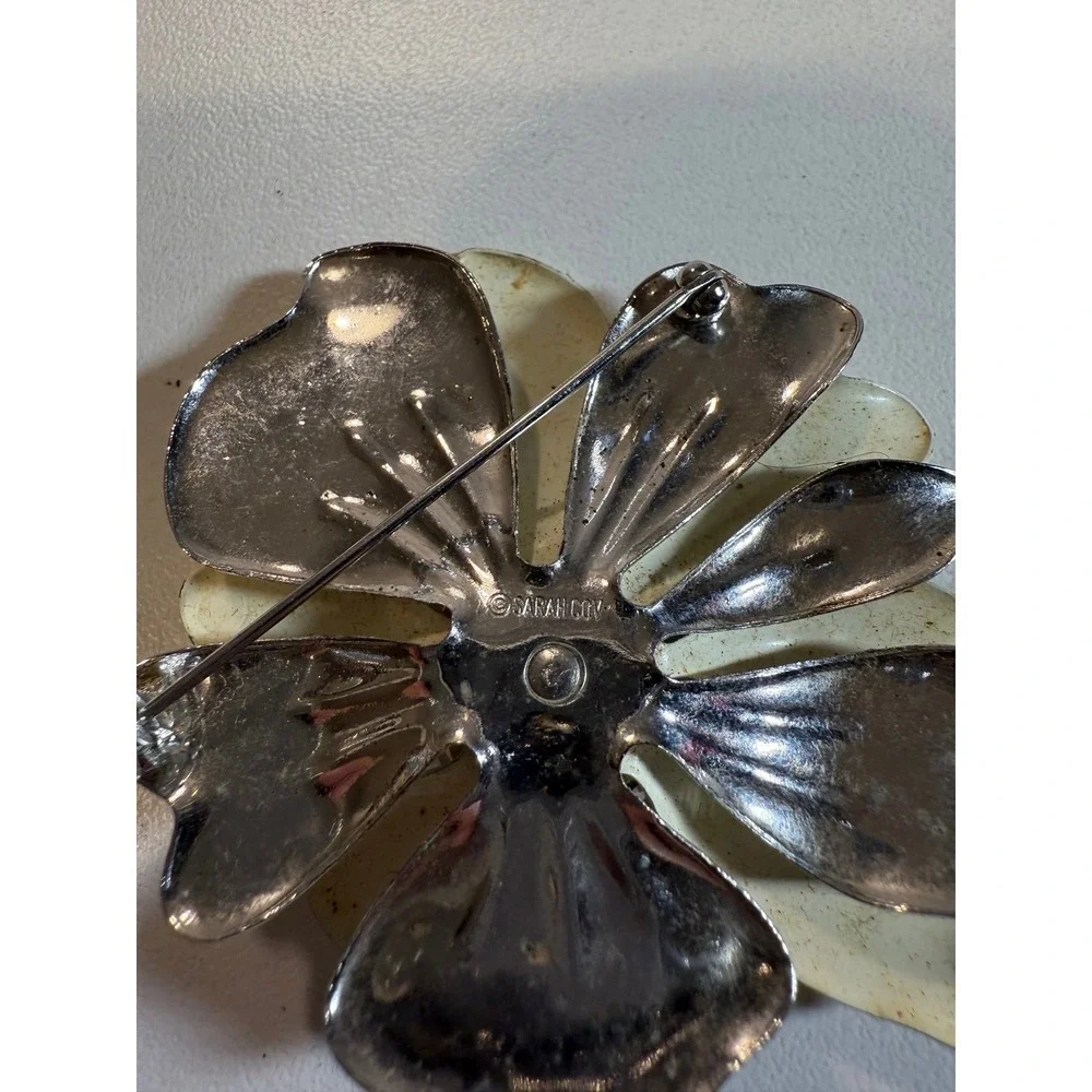 Vintage Sarah Coventry Flower Brooch Pin Floral White Bead Center Costume Jewelr